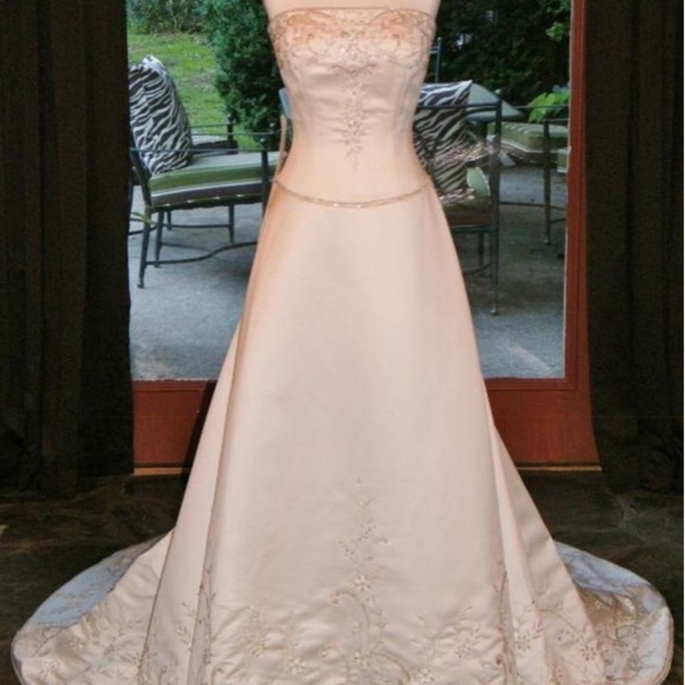 Casablanca A-line wedding gown size 12 with veil